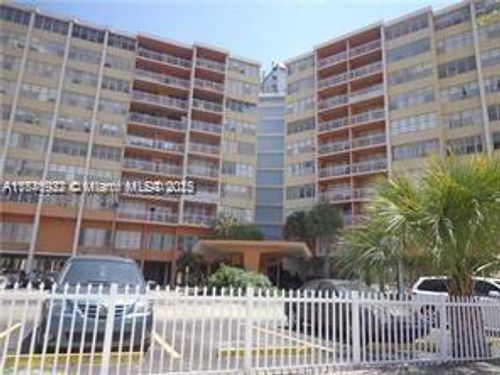 apt-302-2025 Ne 164th St, North Miami Beach, FL, 33162-4156 | Card Image
