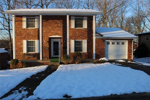 1404 Village Dr, South Charleston, WV, 25309-2430 | Card Image