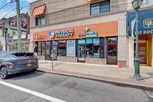 201-136 Rockaway Ave, Valley Stream, NY, 11580-5813 | Card Image