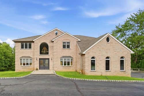 27 Sparrowbush Rd, Mahwah, NJ, 07430-1524 | Card Image