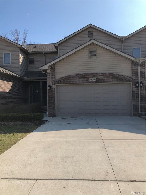 29126 Timber Woods Dr, Chesterfield, MI, 48047-5747 | Card Image