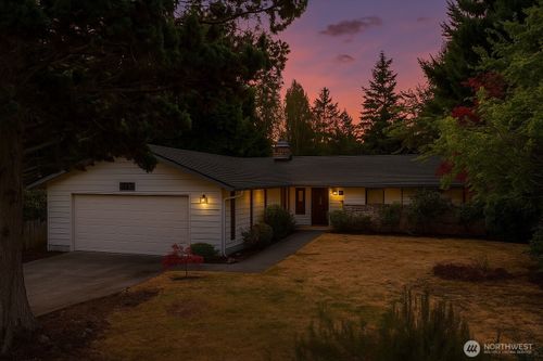 2016 Ne 130th Ave, Vancouver, WA, 98684-6762 | Card Image