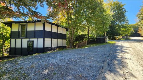 202 Birchwood Ln, Beech Mountain, NC, 28604-8086 | Card Image