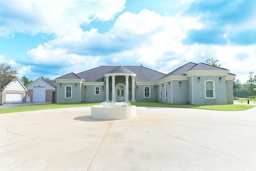 113 Ouiski Bayou Dr, Houma, LA, 70360-7965 | Card Image