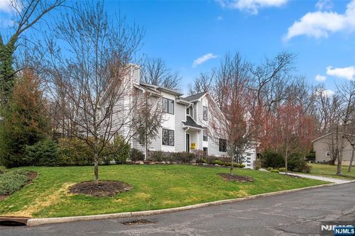 55 Cedar St, Cresskill, NJ, 07626-2508 | Card Image