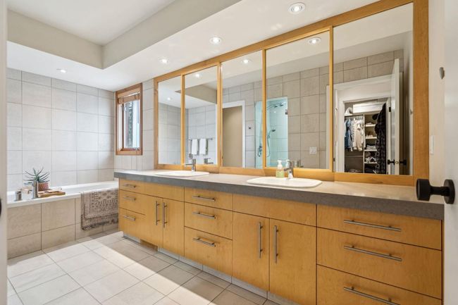 47 Patterson Dr Sw, House other with 4 bedrooms, 4 bathrooms and 5 parking in Calgary AB | Image 23