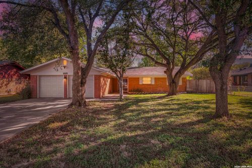 1020 Daffodil, New Braunfels, TX, 78130-6522 | Card Image