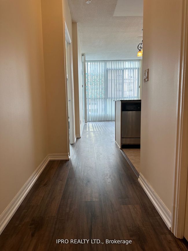 2710 - 225 Webb Dr, Condo with 1 bedrooms, 2 bathrooms and null parking in Mississauga ON | Image 5