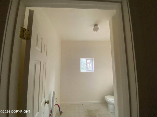 Garage bath/utility | Image 15