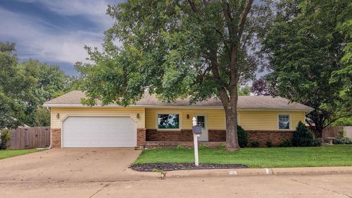 9 Deveron Rd, Winfield, KS, 67156-3401 | Card Image