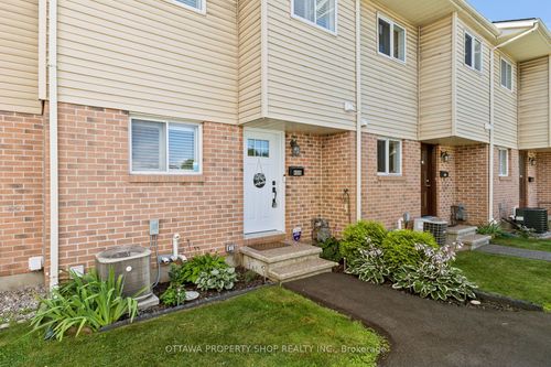 4006 Eady Crt, Gloucester, ON, K1J8X6 | Card Image