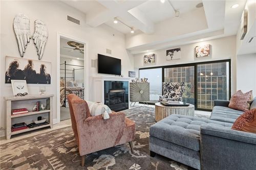 unit-1707-1101 Walnut St, Kansas City, MO, 64106-4211 | Card Image