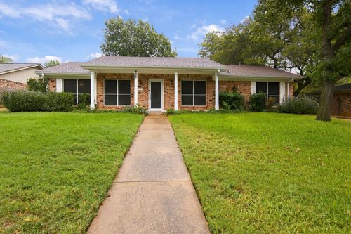408 Englewood Ln, Hurst, TX, 76053-6419 | Card Image