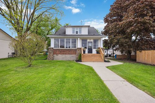 {{alt}} | Card Image