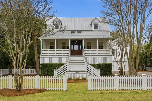 2508 Myrtle Ave, Sullivans Island, SC, 29482-8656 | Card Image