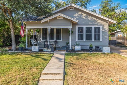 588 Willow Ave, New Braunfels, TX, 78130-5872 | Card Image