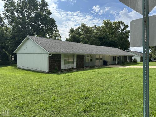 1121 Meadowbrook Dr, Mountain Home, AR, 72653-4806 | Card Image