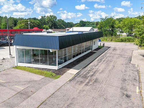 1219 N Leroy St, Fenton, MI, 48430-2759 | Card Image