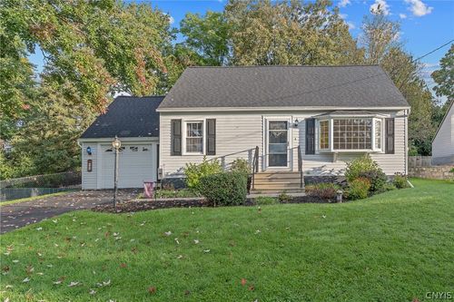 144 W Dauenhauer Street, Manlius, NY, 13057 | Card Image