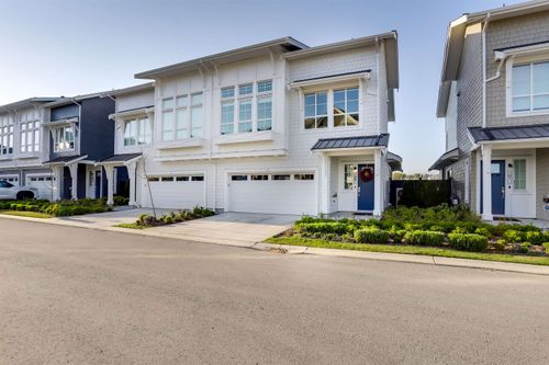 100-5311 Admiral Way, Delta, BC, V4K0E2 | Card Image