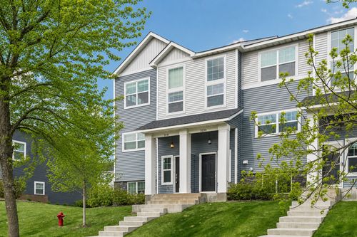 3141 Clover Ridge Dr, Chaska, MN, 55318-4582 | Card Image