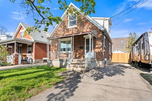 70 Carleton St N, Thorold, ON, L2V2A7 | Card Image