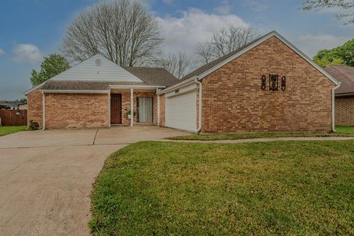 1995 Sams Way, Beaumont, TX, 77706-3133 | Card Image