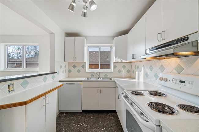 2 - 6569 Rosemoor St, Condo with 2 bedrooms, 1 bathrooms and 1 parking in Squirrel Hill PA | Image 12