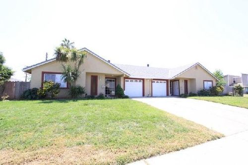 7700 Loucreta Drive, Sacramento, CA, 95828 | Card Image