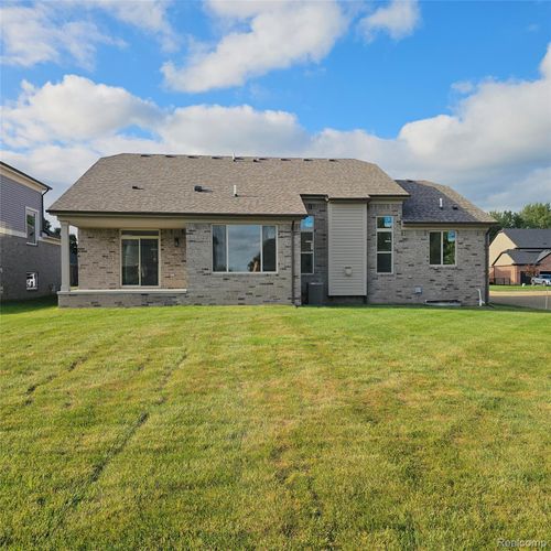 18620 Stallmann Dr, Macomb, MI, 48042-1247 | Card Image
