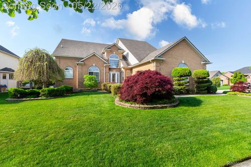 18610 Turnberry Dr, Macomb, MI, 48044-5614 | Card Image