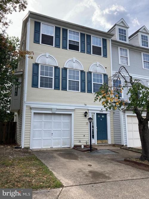 11099 Light Guard Loop, MANASSAS, VA, 20109-7632 | Card Image