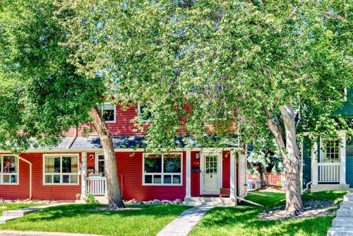 549 Queenston Gdns Se, Calgary, AB, T2J6N7 | Card Image