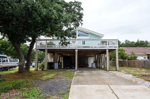 706 W 3rd St, Kill Devil Hills, NC, 27948-9220 | Card Image
