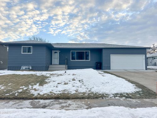 513 Ne 5th St, Linton, ND, 58552-7419 | Card Image