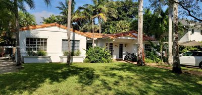 422 Warren Ln, House other with 4 bedrooms, 3 bathrooms and null parking in Key Biscayne FL | Image 1