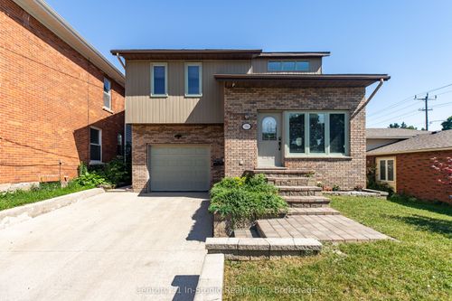 786 8th St E, Owen Sound, ON, N4K1L9 | Card Image