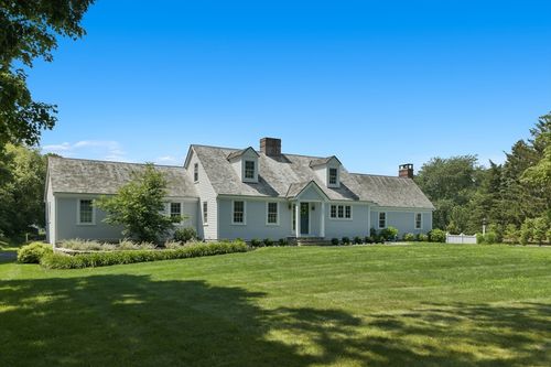 135 Free St, Hingham, MA, 02043-3203 | Card Image