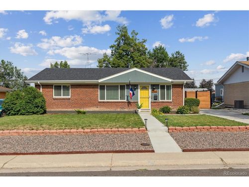 2562 S Quitman St, Denver, CO, 80219-5722 | Card Image