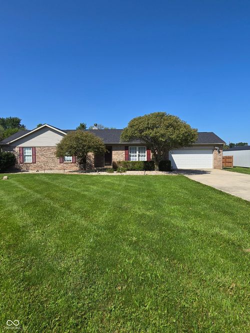 104 Division Dr, Tipton, IN, 46072-8998 | Card Image
