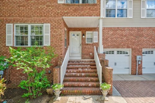 37-37 Berkeley Sq, Berkeley Heights, NJ, 07922-2473 | Card Image