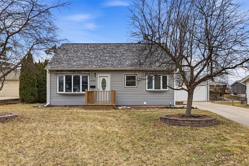 2765 16th Ave, Marion, IA, 52302-1868 | Card Image