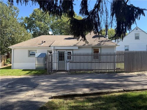 1 Oliver St, North Providence, RI, 02904-5046 | Card Image