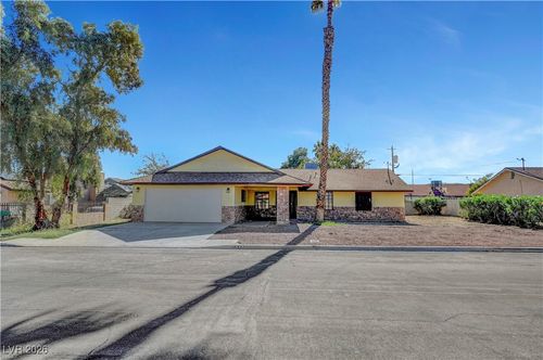 4327 E Cleveland Ave, Las Vegas, NV, 89104-5319 | Card Image