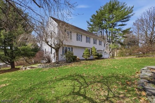 23 Lingert Ave, Clinton, NJ, 08809-1218 | Card Image