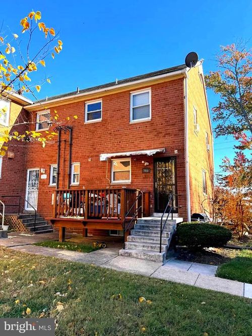 7916 Riggs Rd, HYATTSVILLE, MD, 20783-4402 | Card Image