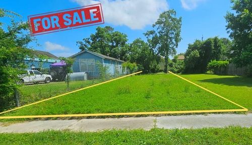 3323 Minnesota St, Baytown, TX, 77520-5906 | Card Image