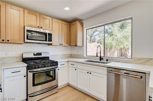 2840 Preciso Ln, Henderson, NV, 89074-2424 | Card Image