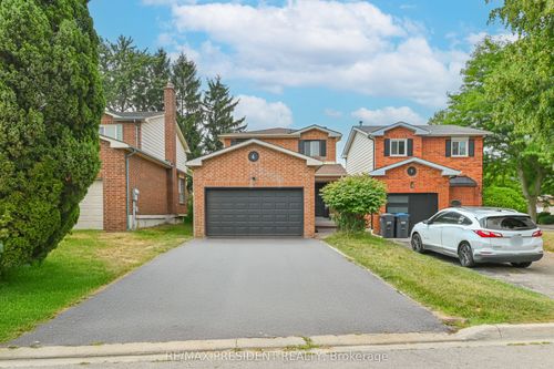 4 Lawnview Crt, Brampton, ON, L6Z1S7 | Card Image