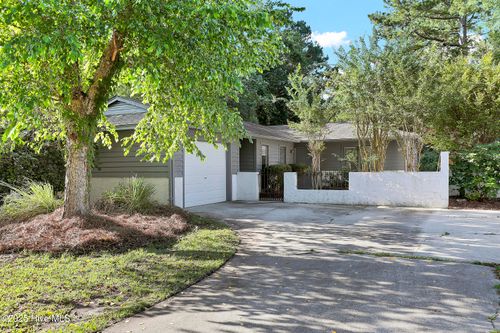 104 Holly Tree Ln, Hampstead, NC, 28443-2402 | Card Image